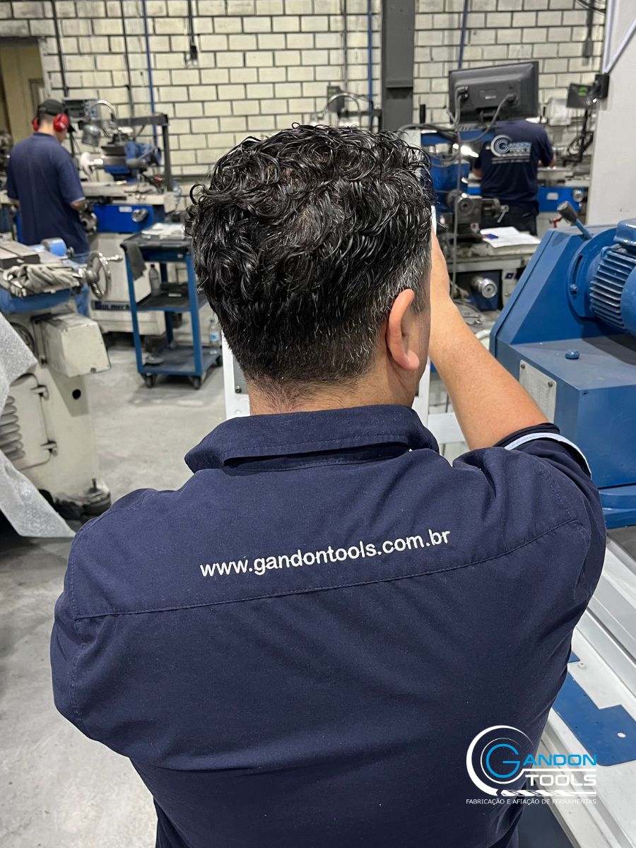 Equipe da Gandon Tools no chão de fábrica